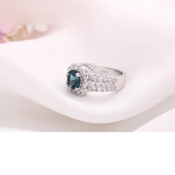 Stunning  2.5ctw Blue Sapphire / Diamond Halo Bridal Ring 925 Sterling Silver - Picture 13 of 16